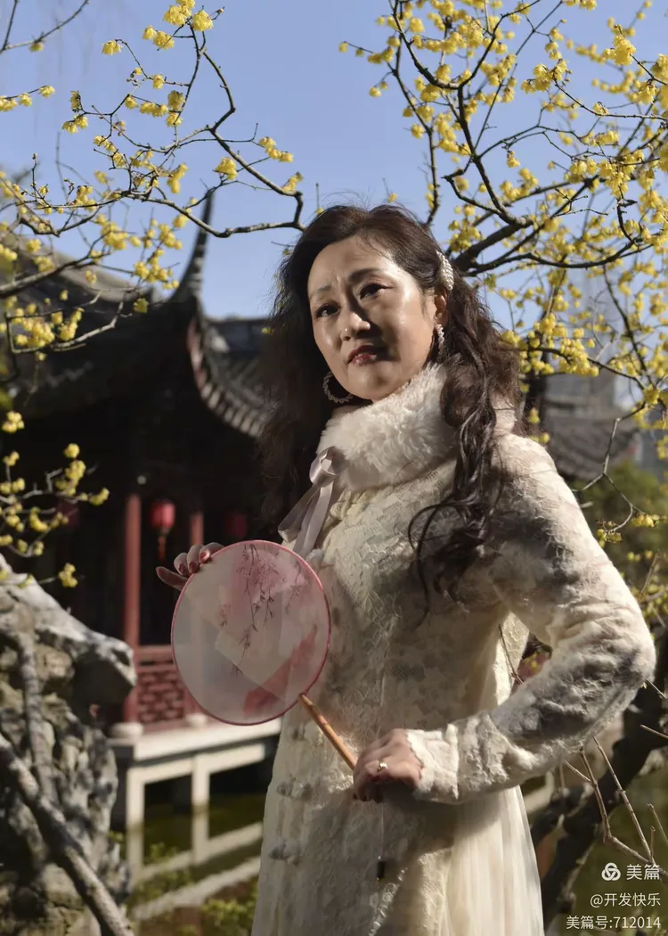 2.老熟女魅力绽放，成熟女人自信从容，岁月沉淀优雅风华
