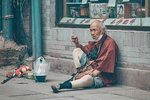 老爷爷色情故事揭秘，隐秘往事，晚年欲望与道德挣扎
