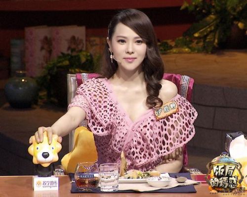 玩弄chinese丰满人妻videos的诱惑瞬间，揭秘人妻私密生活，探索隐秘欲望世界