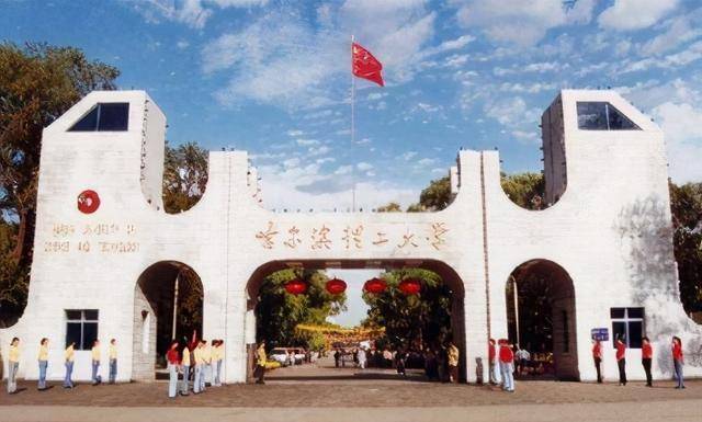 丰满老女人伦理HD浜讲述中年女性情感故事，探讨爱与欲望，展现生活真实面貌，引人深思