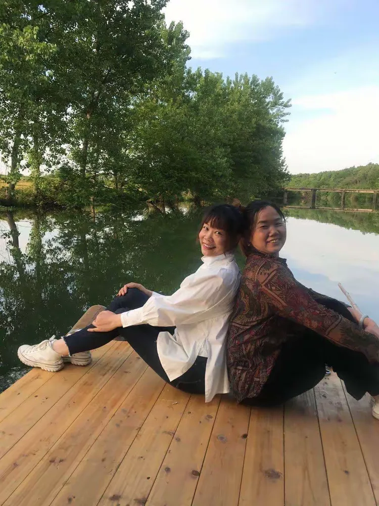 丰满的闺蜜3带来温馨友谊，分享生活点滴，感受真挚情感与快乐时光