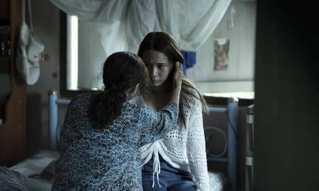 偷拍熟女如厕28p真实记录，隐秘角落，浴室偷窥，熟女私密瞬间全收录