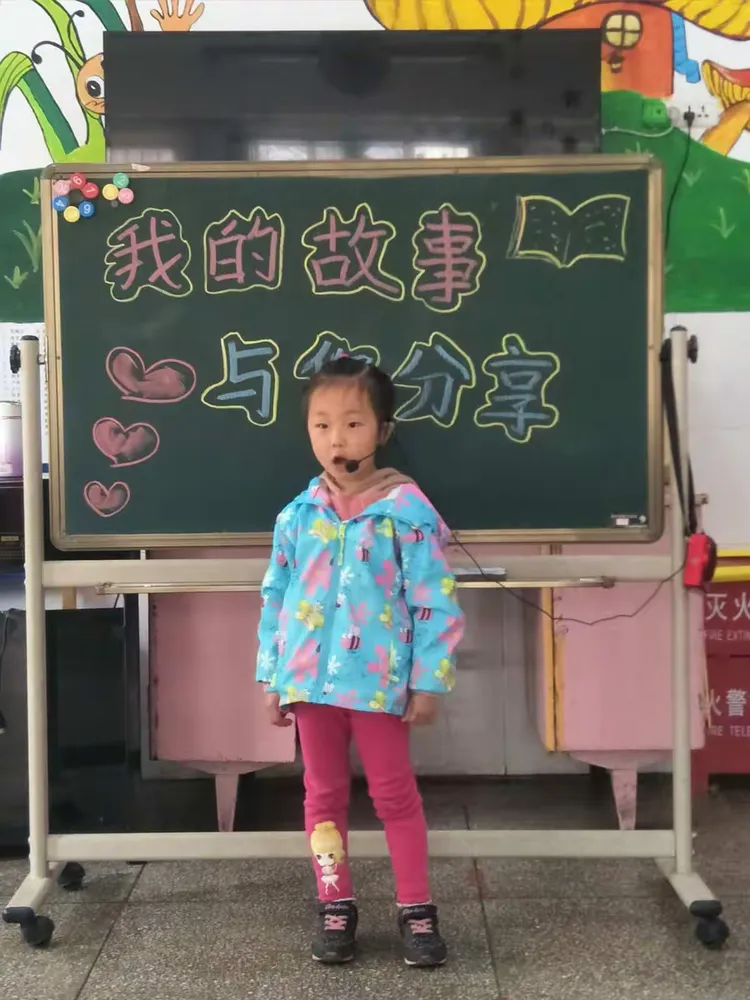 小志初次尝试胡秀英的惊喜体验，探索独特魅力，分享难忘故事