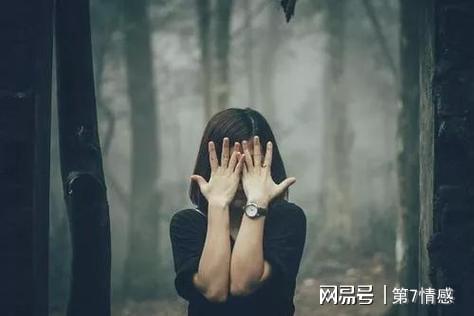 2.A片婬乱老公出轨，妻子绝望离婚，家庭悲剧警示世人