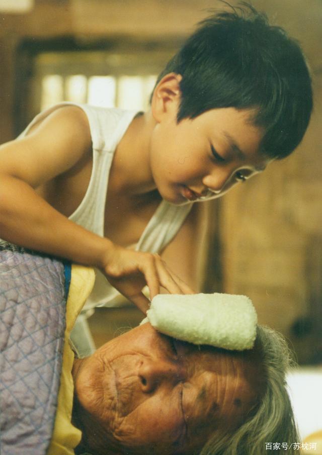 奶奶孙子毛片亲情故事温暖人心家庭回忆感人至深
