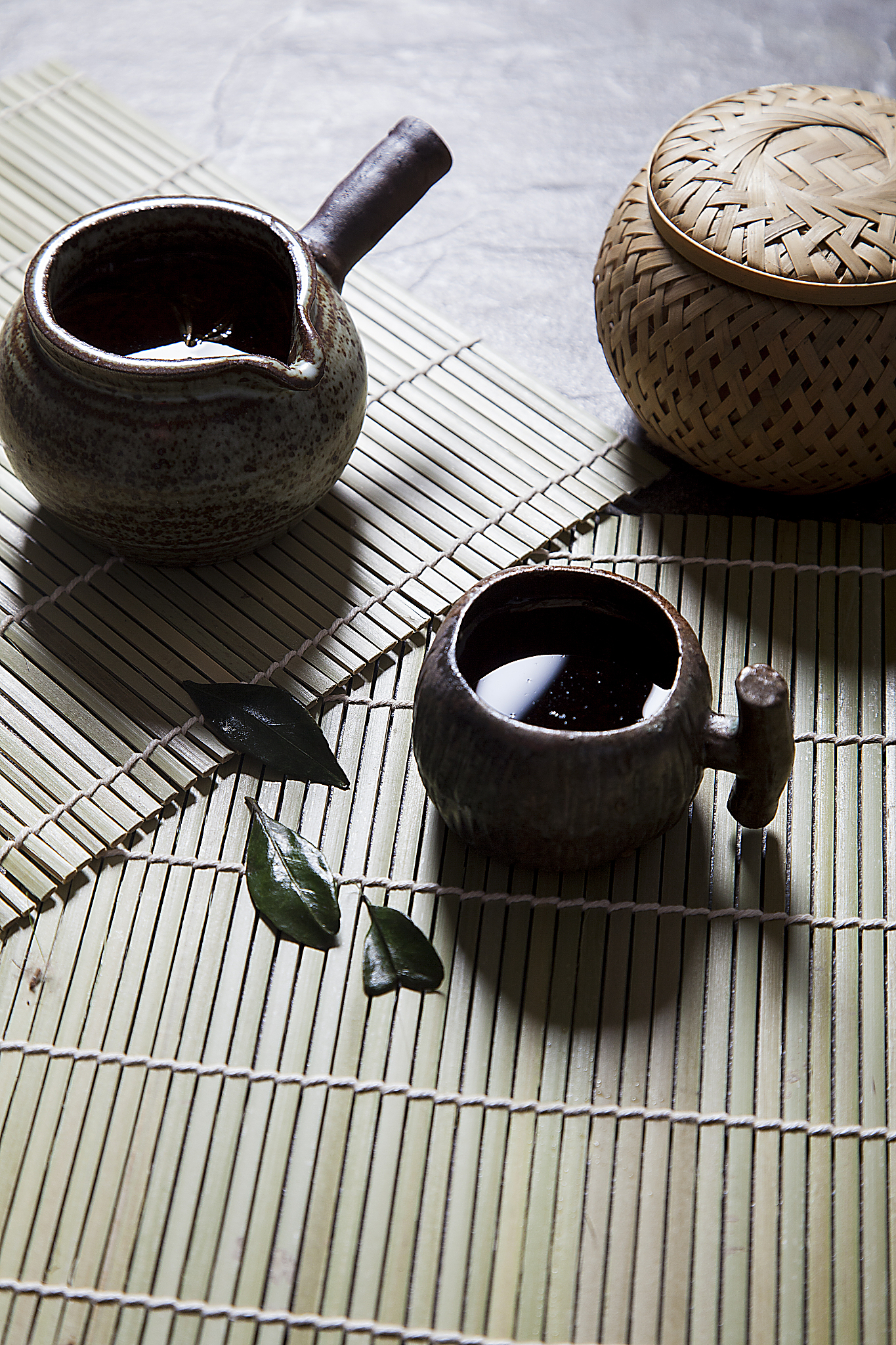 日本传统文化与现代生活的融合探索，茶道，樱花，动漫