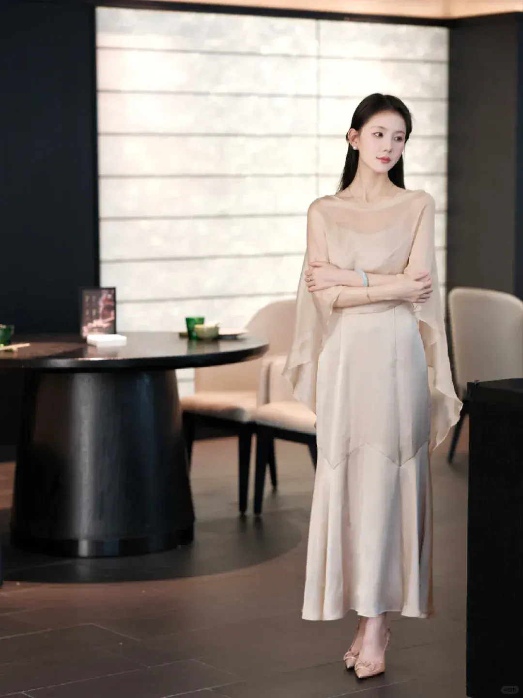 2.综合精品女主播，时尚优雅，实力非凡，展现独特魅力