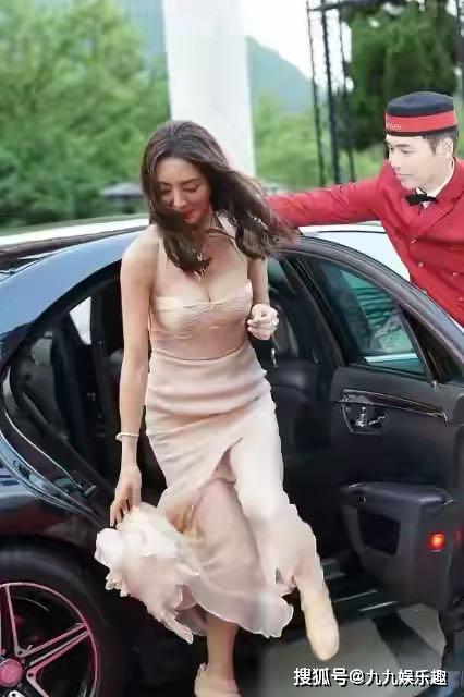 丰满人妻无码精品系列，极致诱惑画面，真实人妻私密生活，高清无码视觉盛宴