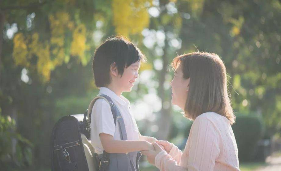 亚洲青草久久蜜桃天堂绽放自然之美，探索隐秘仙境，感受清新与甜蜜的完美交融