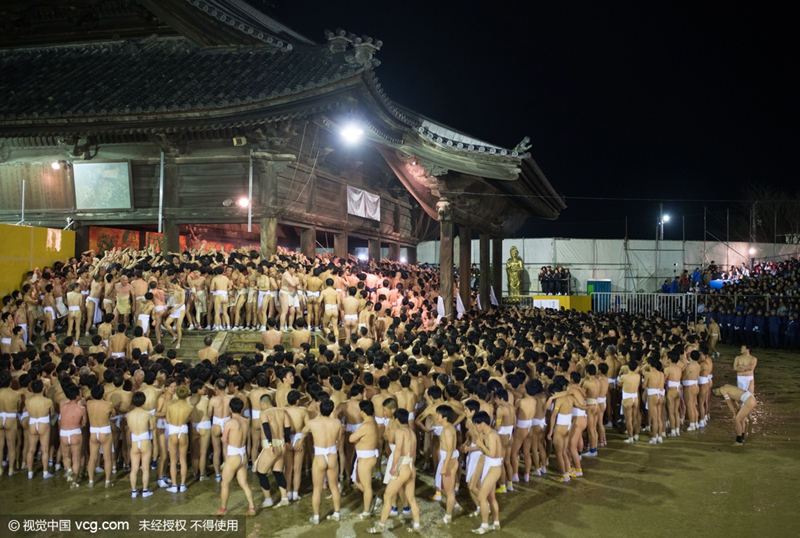 女神裸体搞基浜震撼登场，大胆突破传统，挑战视觉极限，全新定义艺术边界