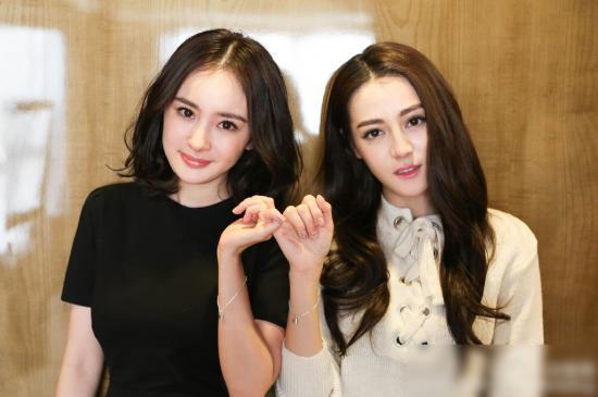 大胸妹子视频惊艳亮相，极致身材吸睛无数，网友直呼太养眼