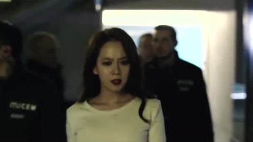 台湾美女裸体电影精彩片段，性感女神大胆演出，激情画面震撼人心