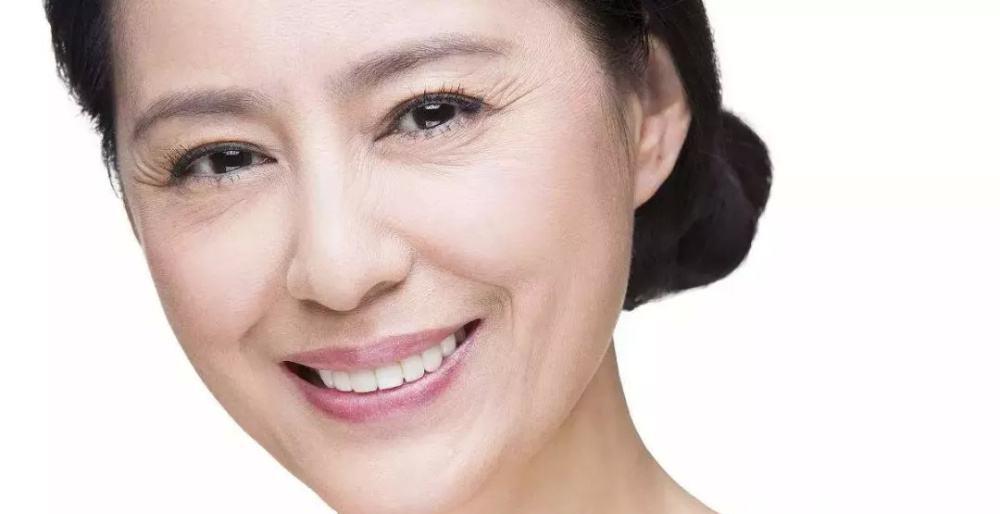 乱老女人Vc乱老女人护肤秘诀，中年女性保养技巧，抗衰老必备指南
