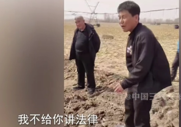 69HDXXX农村老头大爷浜讲述乡村生活趣事，展现质朴风情，记录平凡日子里的温暖与感动