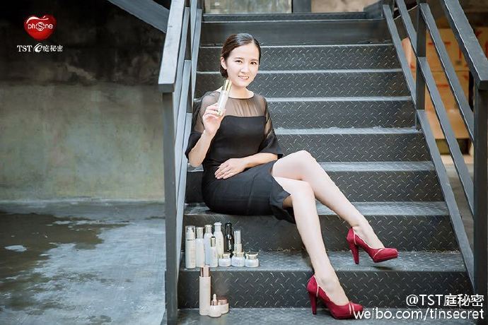 天天色婷婷激情绽放美丽瞬间，浪漫邂逅心动时刻，尽享甜蜜爱情故事