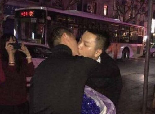 1.乱伦公公媳妇视频曝光震惊全网