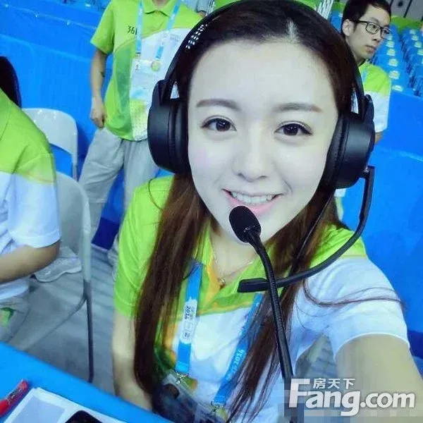 1.美女考比直播惊艳全场引爆话题