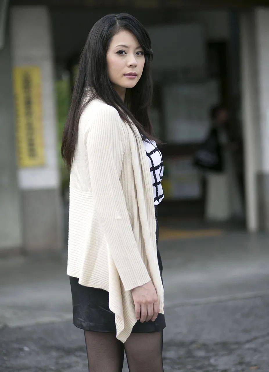 熟女大屁股ass白浆一区二区浜，风情万种，魅力无限，令人陶醉