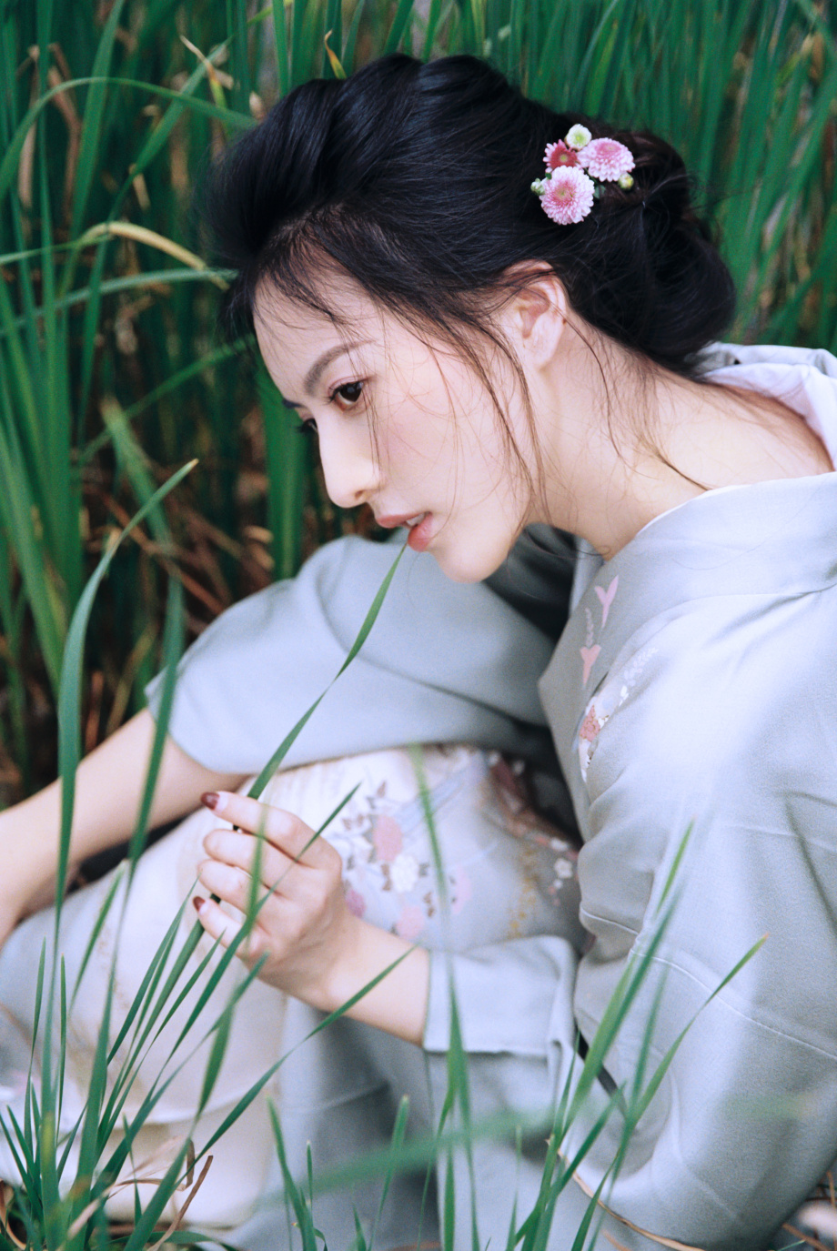 日本少妇生活写真，优雅风情，迷人瞬间定格