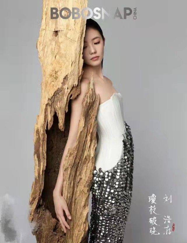 激情老太太欧美风潮席卷全球，时尚大胆，活力四射，引领银发新潮流