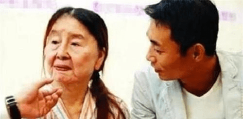 老妇性视频震惊全网引发热议，网友热议不断，真相令人意外