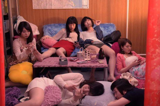 色噜噜噜噜人妻av无码激情演绎，深夜成人剧场，人妻诱惑无码高清