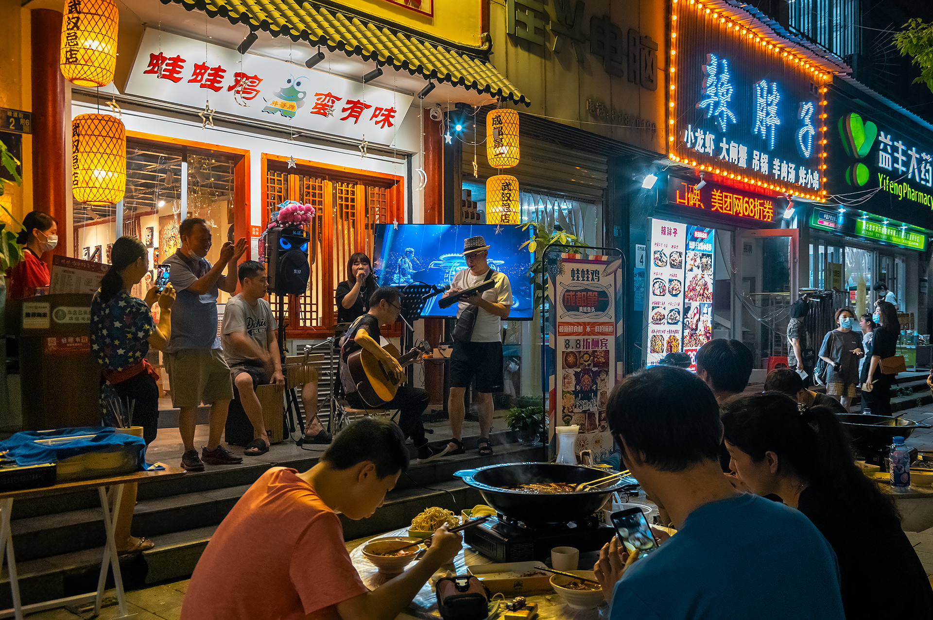 老司机午夜网惊险驾驶故事，揭秘城市夜生活，安全行车技巧分享