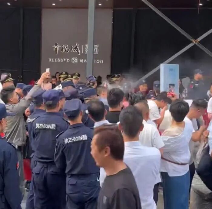 泄火阿姨2025年最新消息曝光，引发全网热议，揭秘背后真相与未来趋势