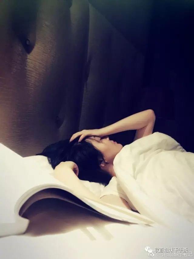 2.继攵女乱h客厅呻吟声小说，情欲纠缠，禁忌之恋暗涌，深夜呻吟撩动心弦