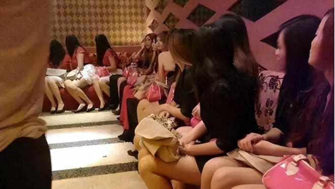 妓院一级婬片浜揭露暗网交易内幕，地下产业链调查，警方重拳打击犯罪
