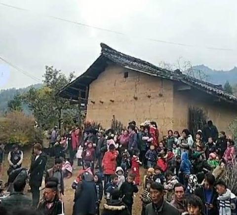 2.老头操少妇深夜密会，禁忌之恋曝光，震惊全村