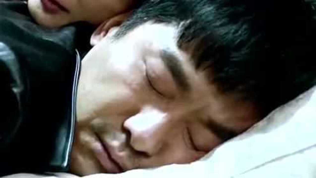 男人困困放入女人困困里视频引发热议，网友直呼太神奇，创意十足让人惊叹