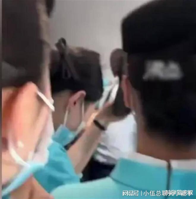 俄罗斯女人洗澡被偷拍引发争议，偷拍者被抓，受害者维权，社会关注隐私安全