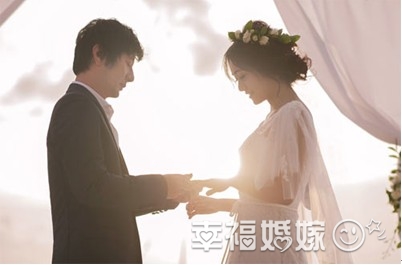 爱丝钻石视频闪耀璀璨光芒，见证永恒爱情，打造浪漫求婚惊喜