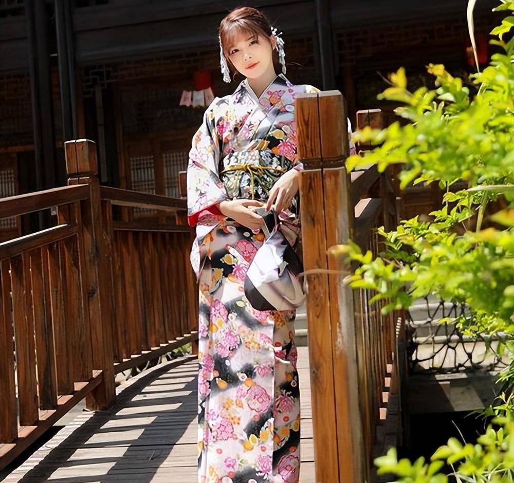 1.制服下的绣感日本风情探秘 1.制服下的绣感日本风情探秘