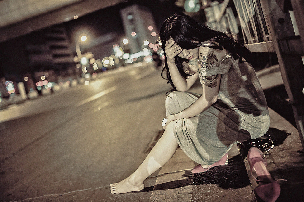2.夜夜春夜夜爽，沉醉在月光下，感受温柔缠绵，让爱意永驻心间