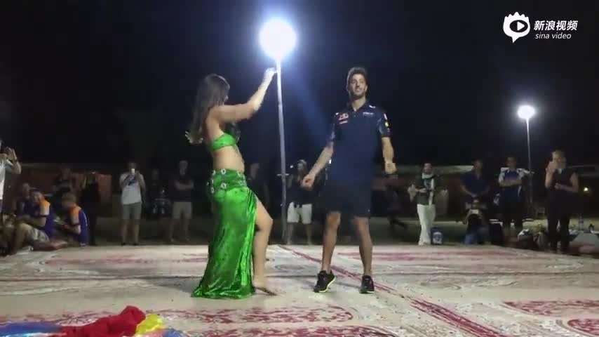 新疆美女激情视频展现爱爱高潮瞬间，真实记录浜边浪漫邂逅，火热画面引爆视觉盛宴