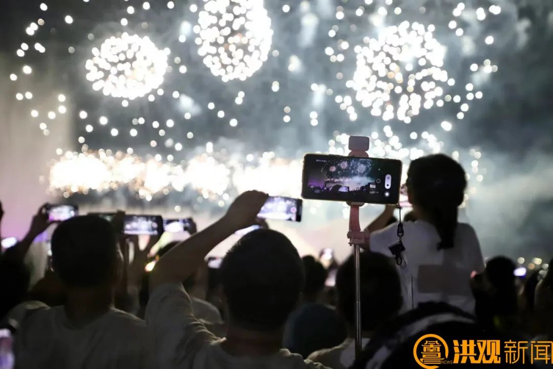 A级大片震撼来袭，年度最受期待巨制，视觉盛宴引爆观影狂潮