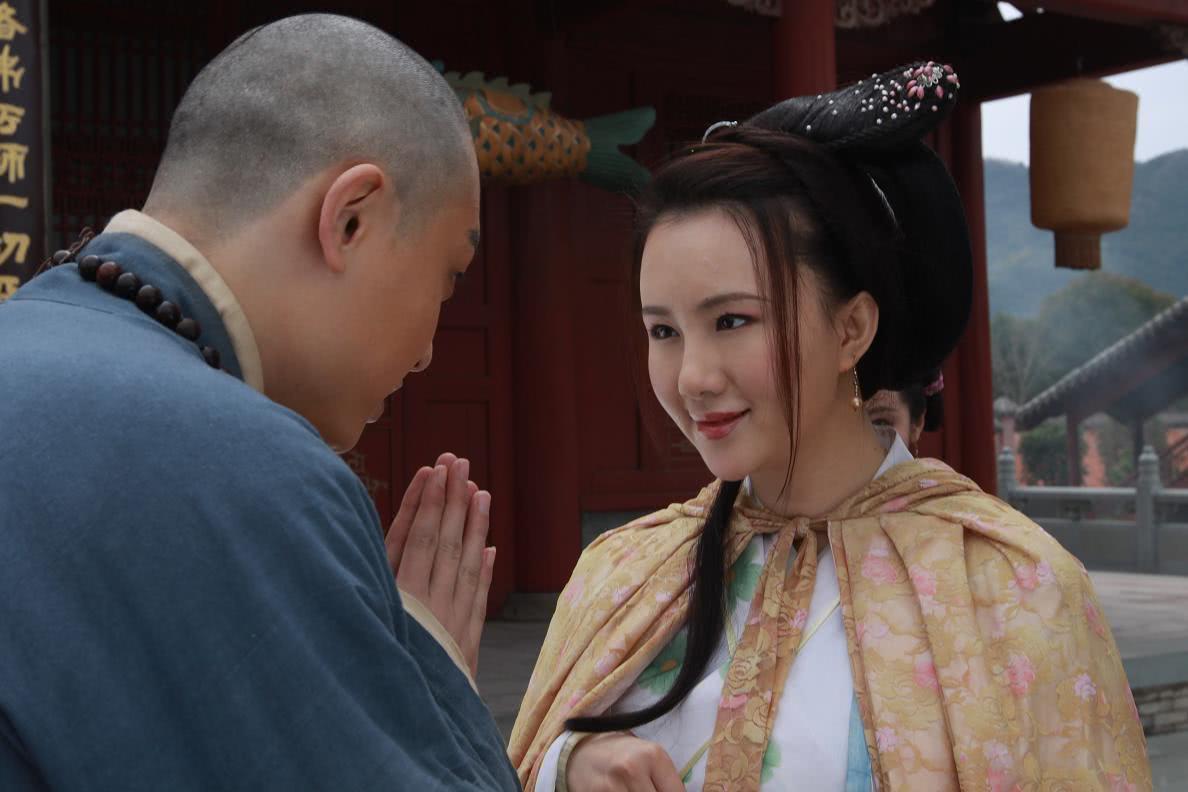 非洲老太太HED的传奇故事，揭秘古老部落的神秘习俗，探索性淫文化的深层含义