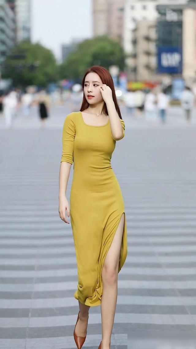 德国Videos丝袜老熟女魅力十足，展现成熟风情，优雅性感吸引眼球