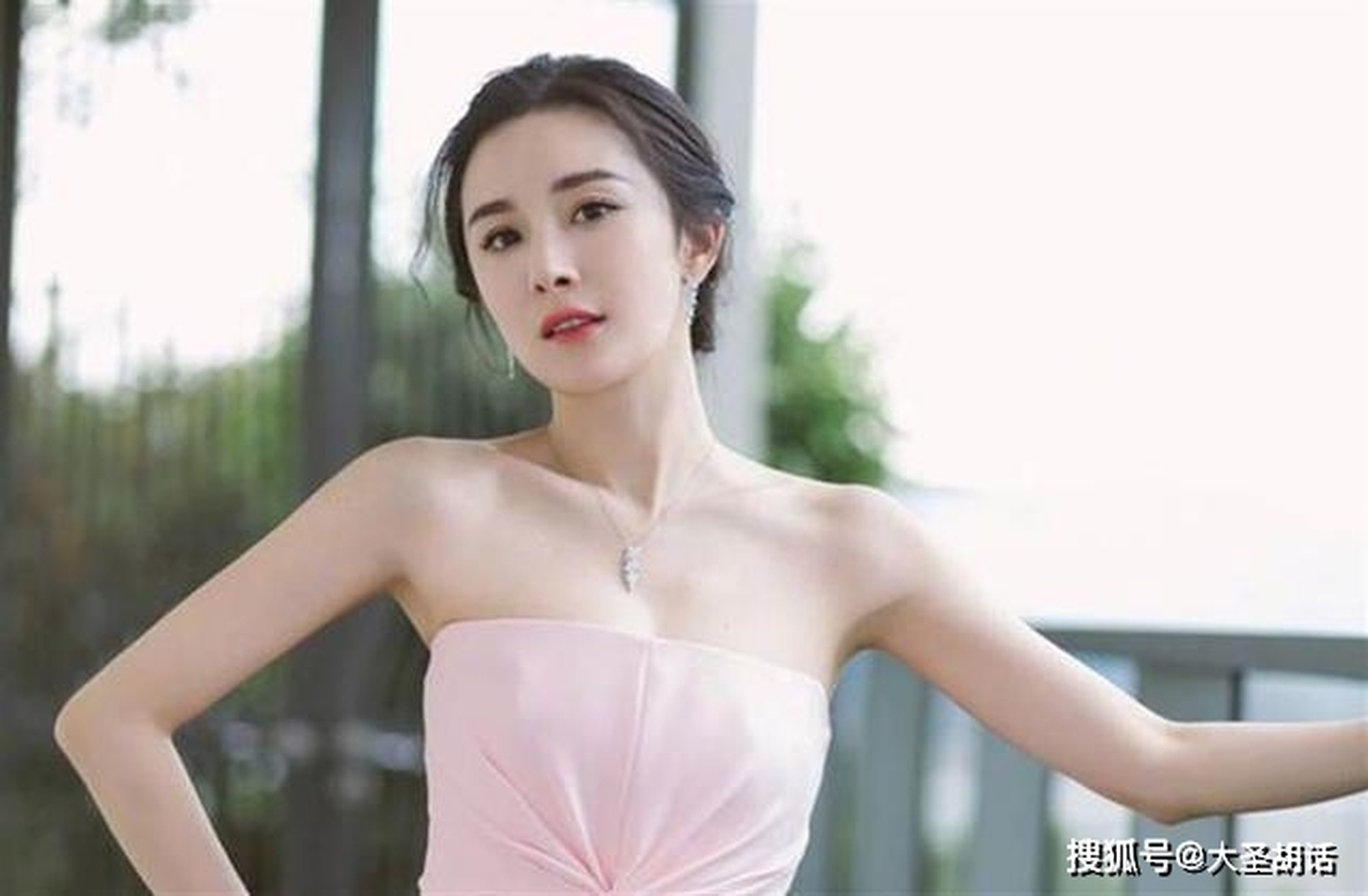 杨幂无码A片引发热议，网友疯狂讨论，真相究竟如何
