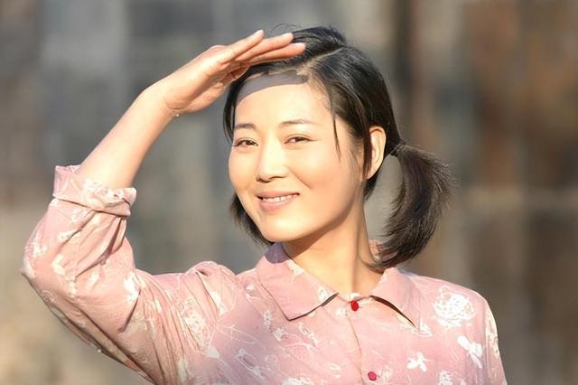 老女人毛片视频1引发热议，中年女性题材受关注，探讨市场需求与审美变化