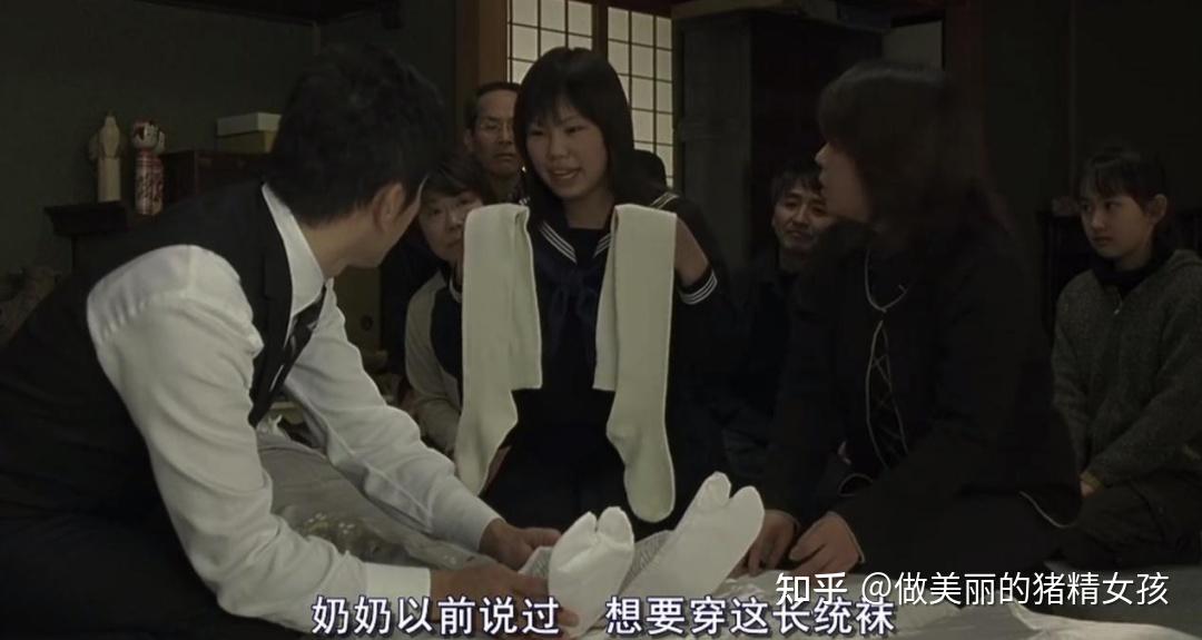 18岁毛片人与嘼浜的禁忌之恋，探索人性欲望，揭露黑暗真相，引发社会深思