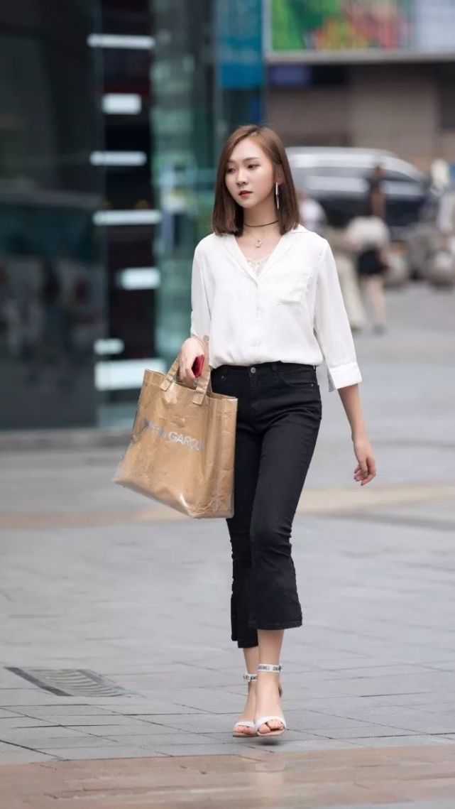 美女bb魅力无限 看美女bb的时尚穿搭 美女bb的日常分享