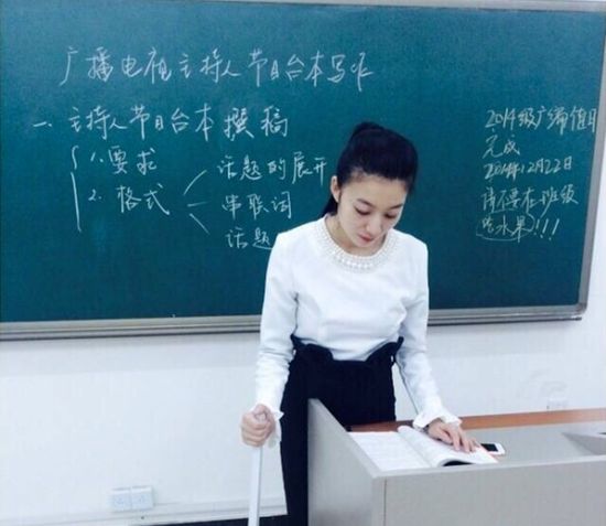 中国老师肉体Pics展示真实教育者风采，探索健康体魄魅力，传递积极生活态度
