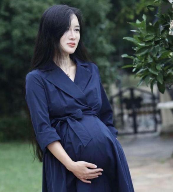 人妻人妻69ⅩXⅩ的诱惑故事，揭秘背后的秘密，探索情感与欲望的交织