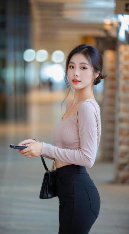 海外熟女视频精选，风情万种，魅力无限，尽显成熟女性优雅气质