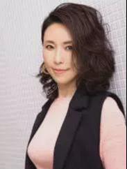 犹太熟妇的迷人魅力，成熟女性的优雅风采，探索她们的生活智慧与独特气质