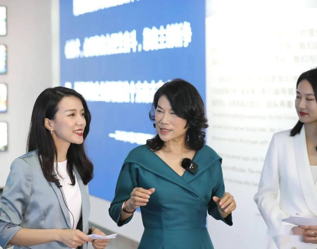 3.华谊兄弟负债22亿七年亏损82亿，创始人靠妻子带货自救，影视巨头艰难翻身