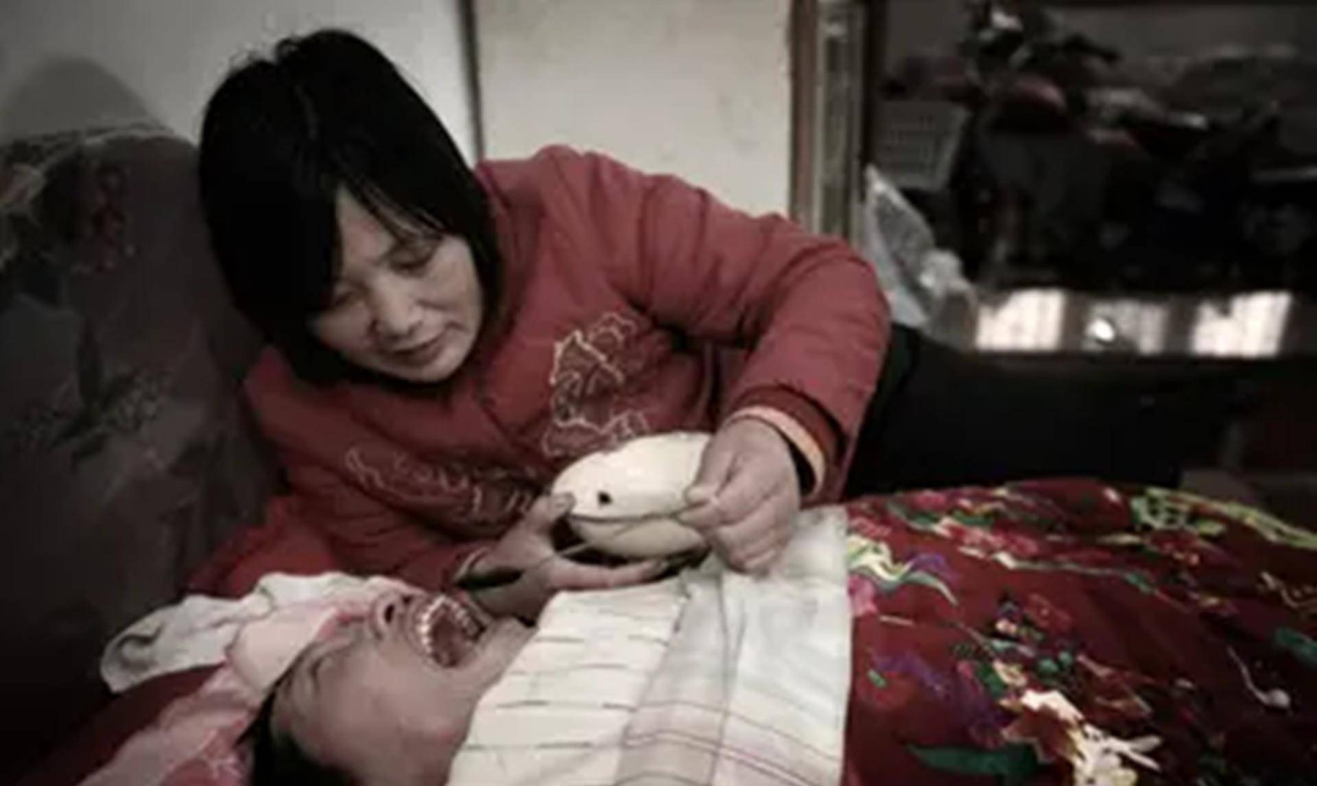 "老太婆做爰全过程免费观看浜，真实记录，高清无码，独家揭秘"